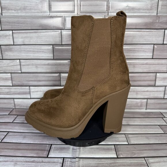 Nike West Women's Brown Platform Faux Suede Heeled Booties Shoe Size 7-NEW - Picture 3 of 7